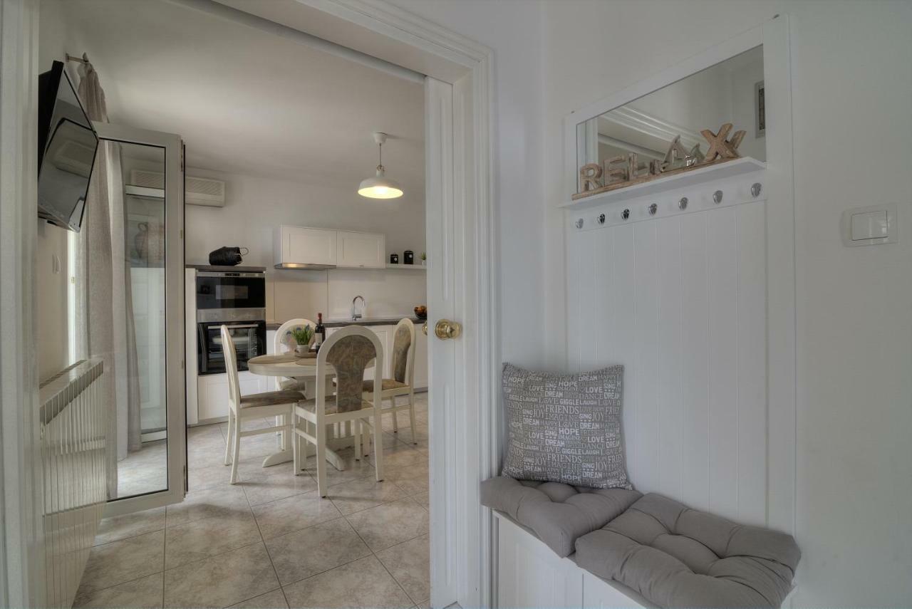 Apartment Barbara Senj  Esterno foto