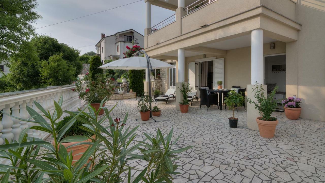 Apartment Barbara Senj  Esterno foto