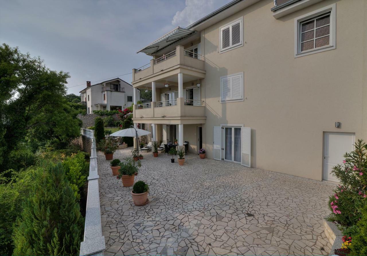 Apartment Barbara Senj  Esterno foto