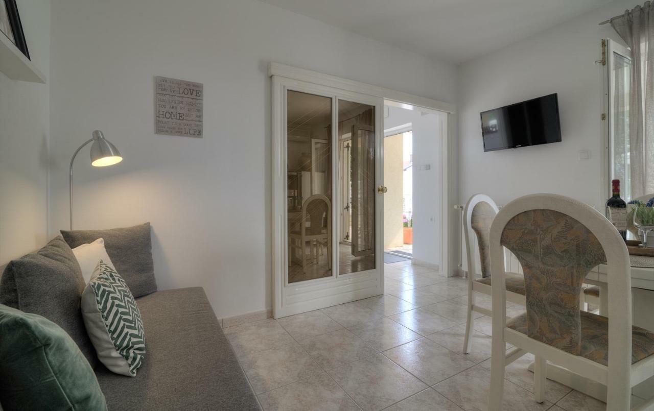 Apartment Barbara Senj  Esterno foto