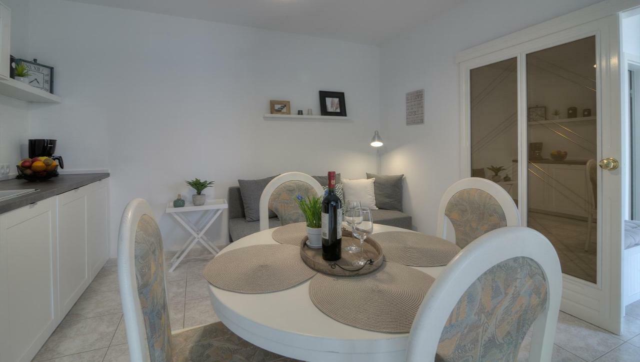 Apartment Barbara Senj  Esterno foto